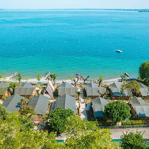 https://camping-village-riva-blu.it-lombardy.com