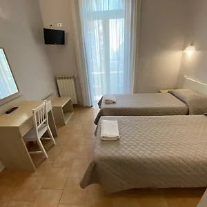Atena 2* Milánó