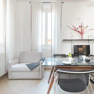 https://residenza-ariosto.emilia-romagnahotels.net