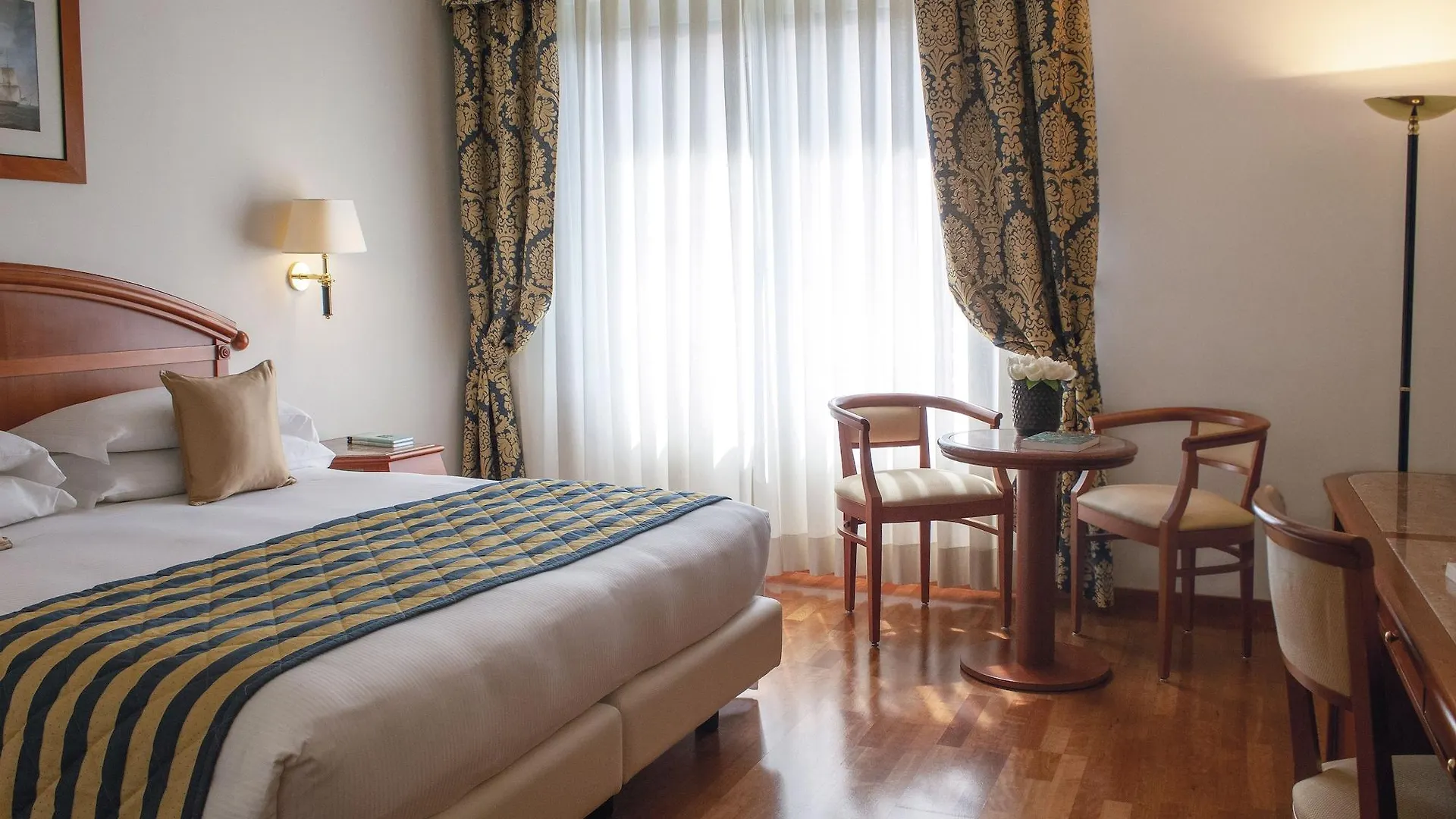 Hotel Starhotels Vespucci Campi Bisenzio