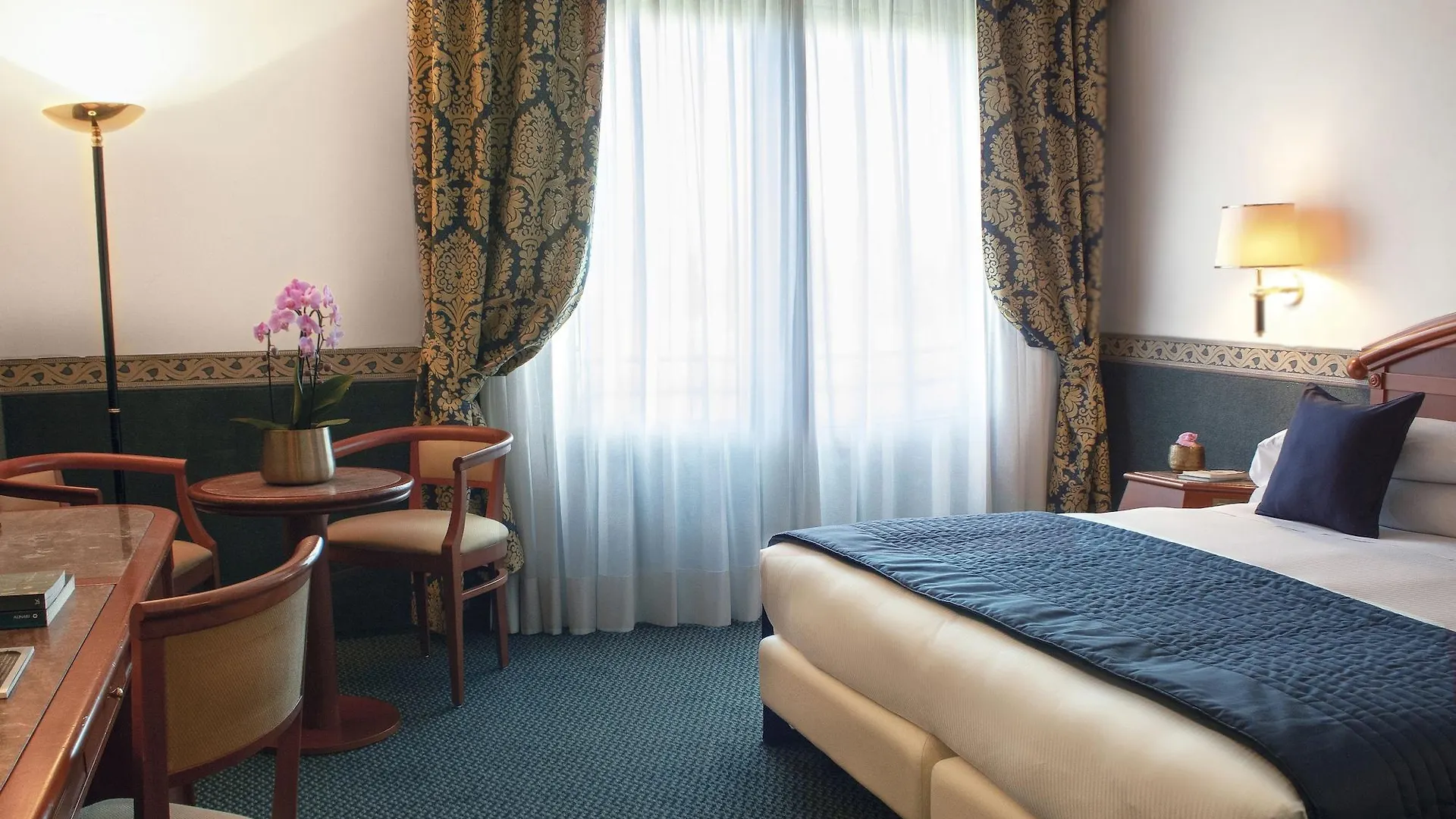 **** Hotel Starhotels Vespucci Campi Bisenzio Italy